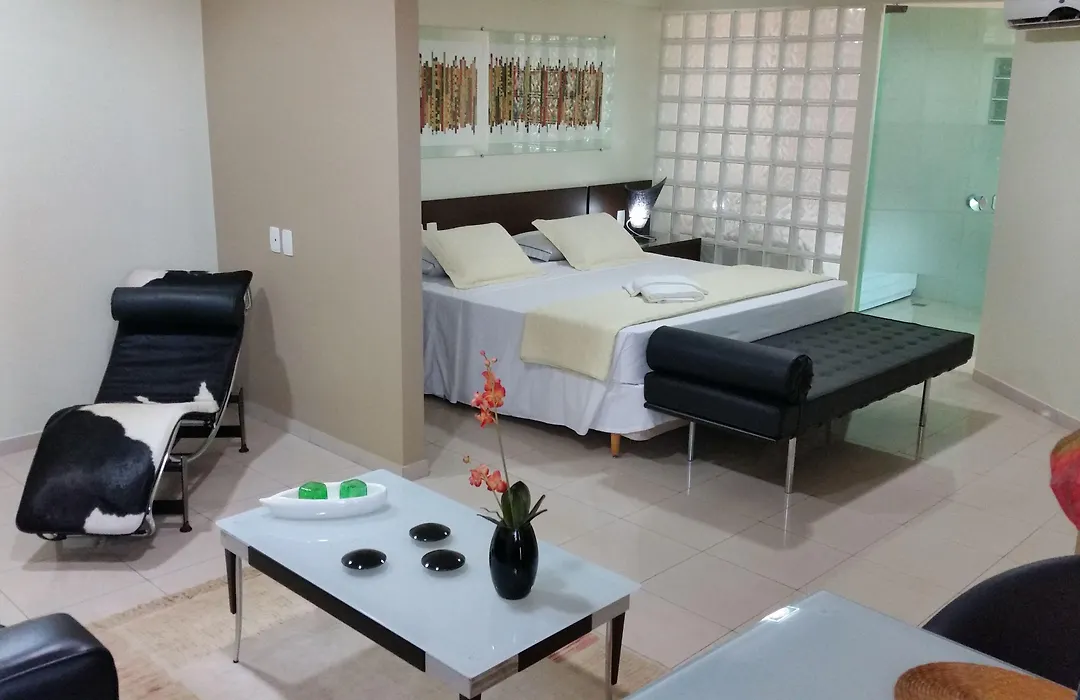 Munart Hotel-1